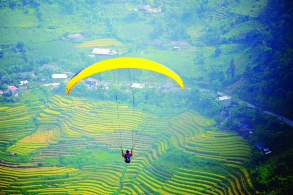 Bay dù lượn ở Mù Cang Chải