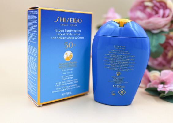  Shiseido Expert Sun Protector  