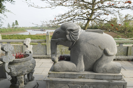 Bến Tượng nơi thờ con voi của Trần Hưng Đạo ở Thái Bình